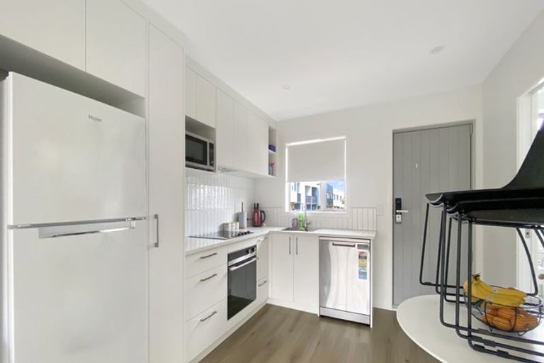 Photo of property in 2 Ngae Place, Mangere East, Auckland, 2024