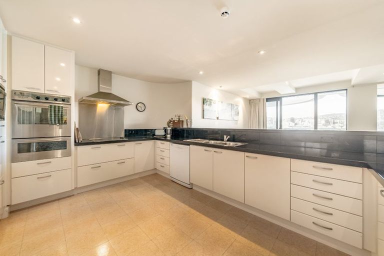 Photo of property in 6/308 Oriental Parade, Oriental Bay, Wellington, 6011