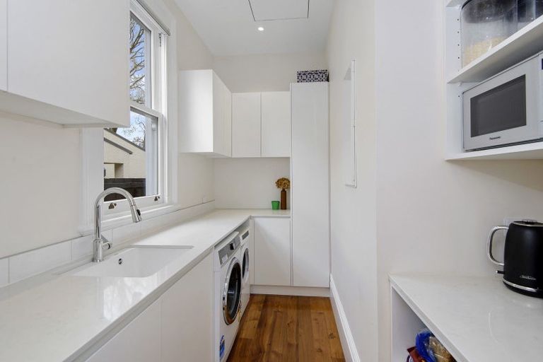 Photo of property in 75 Holly Road, St Albans, Christchurch, 8014