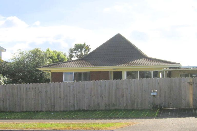 Photo of property in 1a Sikkim Crescent, Clover Park, Auckland, 2019