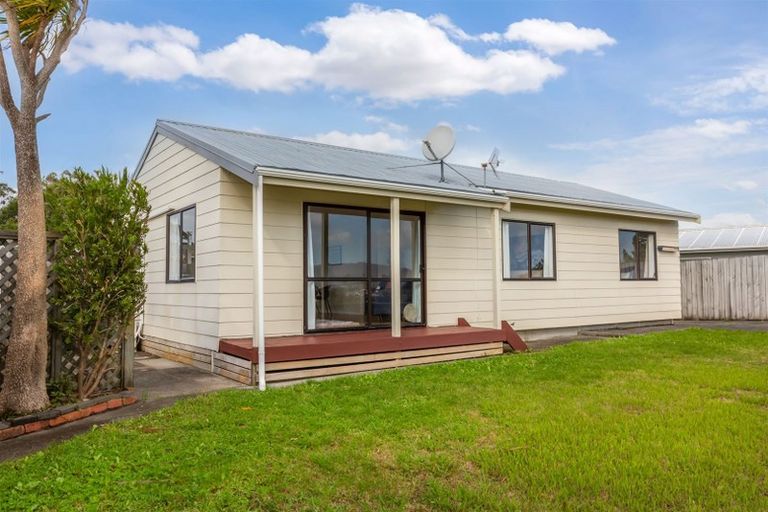 Photo of property in 17 The Bollard, Whitby, Porirua, 5024