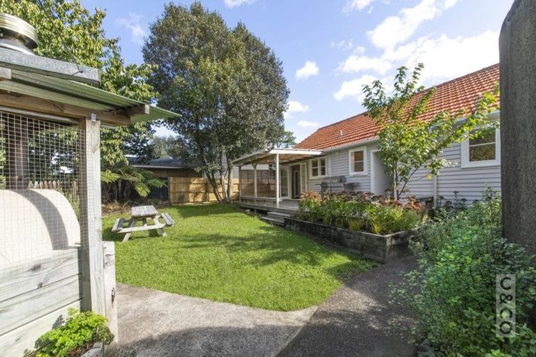 Photo of property in 43 Cambridge Road, Riverhead, 0820