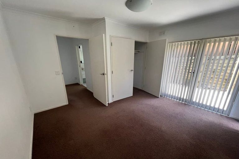 Photo of property in 19a Sunnyside Road, Sunnyvale, Auckland, 0612