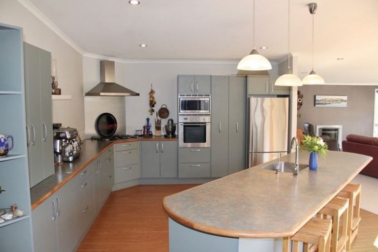 Photo of property in 9 Ohuka Place, Whitianga, 3510