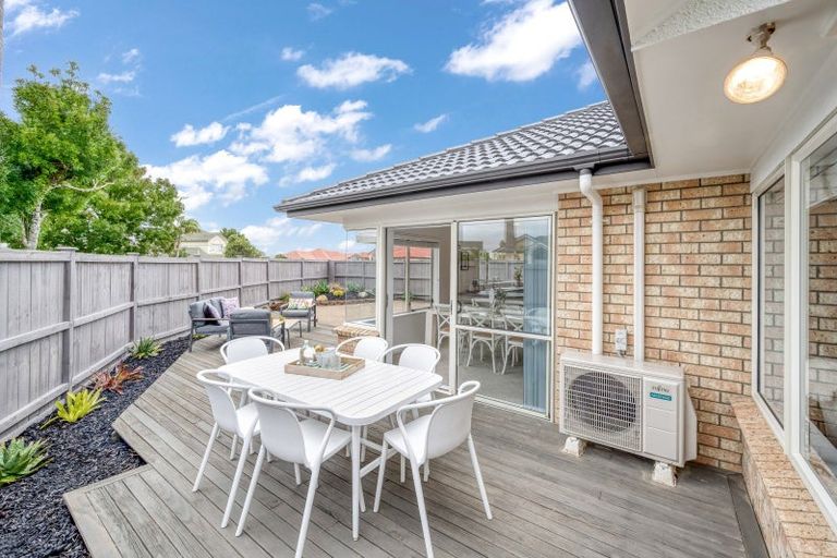 Photo of property in 19 Montecito Place, Golflands, Auckland, 2013