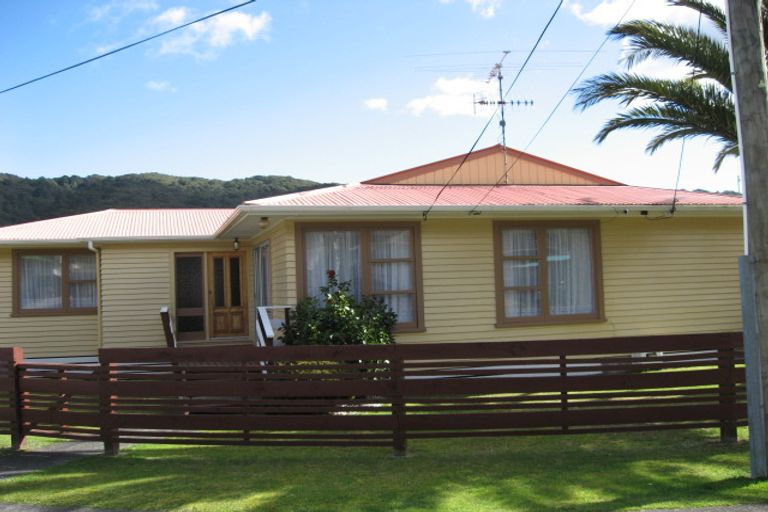 Photo of property in 92 Peel Place, Wainuiomata, Lower Hutt, 5014