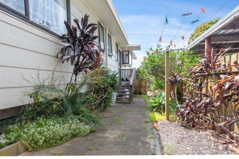 Photo of property in 2/8 Ashlynne Avenue, Papatoetoe, Auckland, 2025