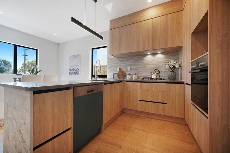 Photo of property in 165 Grove Road, Papakura, 2110