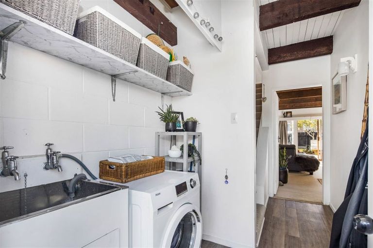 Photo of property in 20f5 Frankmoore Avenue, Johnsonville, Wellington, 6037