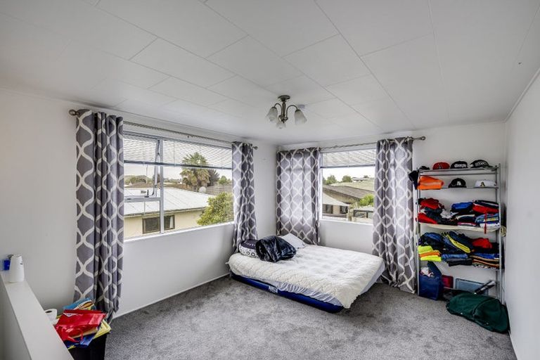 Photo of property in 11 Chester Street, Taradale, Napier, 4112