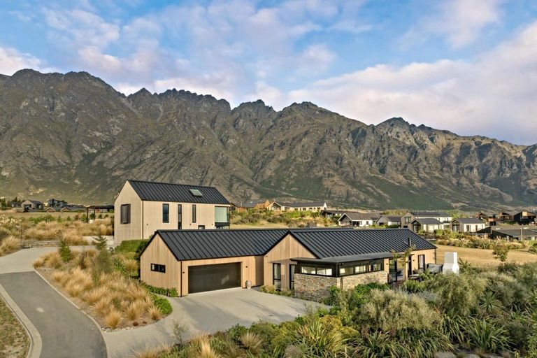 Photo of property in 9 Arran Lane, Jacks Point, Queenstown, 9371