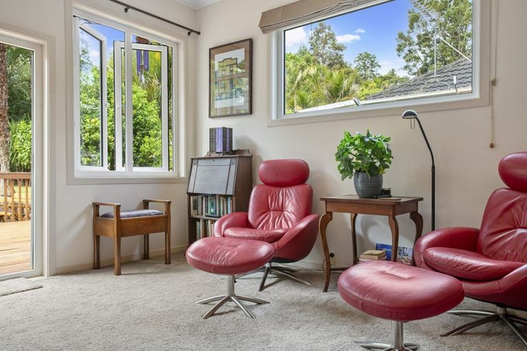Photo of property in 125 Woodlands Park Road, Titirangi, Auckland, 0604