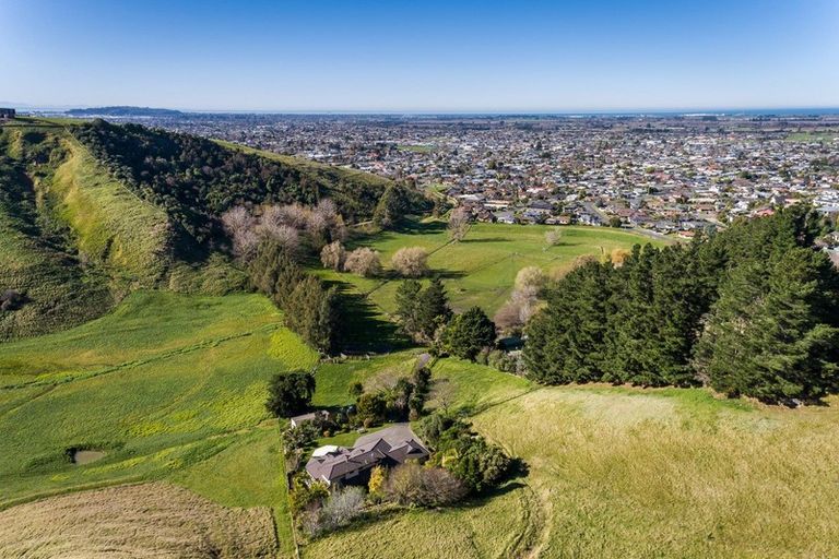 Photo of property in 12 Churchill Drive, Taradale, Napier, 4112