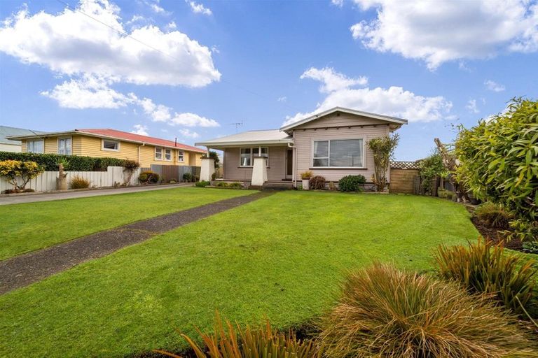 Photo of property in 288 South Road, Hawera, 4610