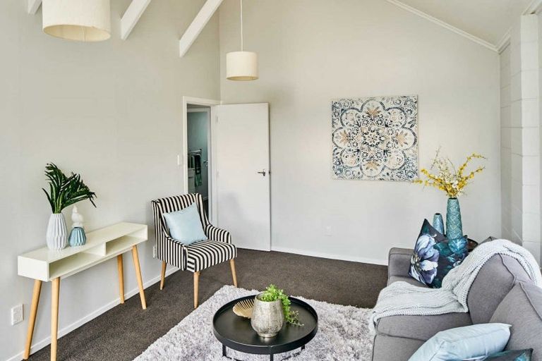 Photo of property in 5 Kowhai Street, Eastbourne, Lower Hutt, 5013