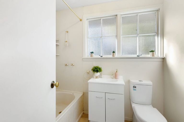 Photo of property in 37 Somerset Crescent, Spreydon, Christchurch, 8024