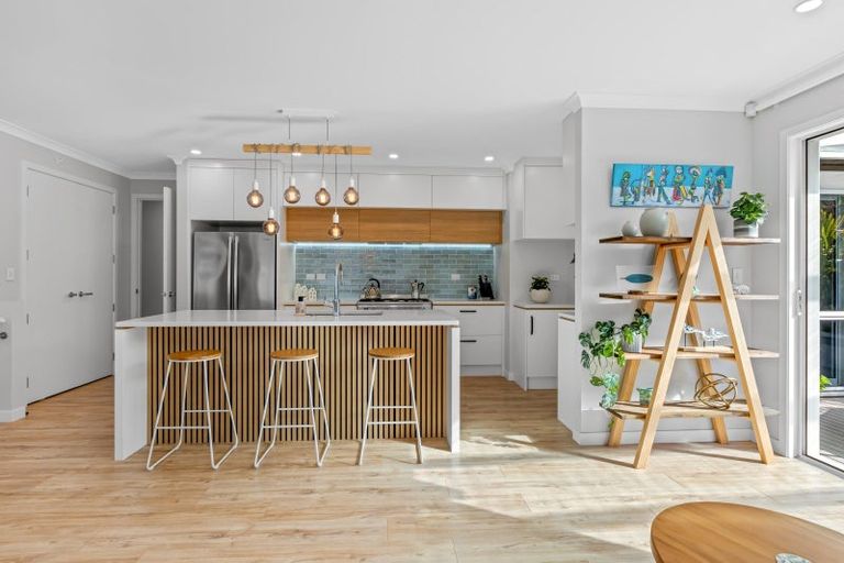 Photo of property in 134 Arran Point Parade, Orewa, 0931