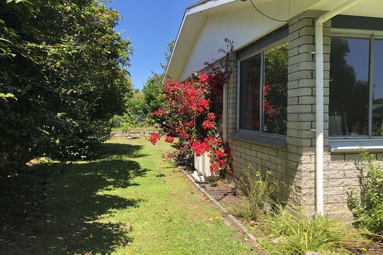 Photo of property in 16 Rata Street, Waikanae, 5036