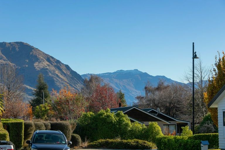 Photo of property in 8 Pukeko Place, Wanaka, 9305