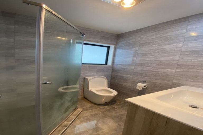 Photo of property in 8b Martin Road, Manurewa, Auckland, 2102
