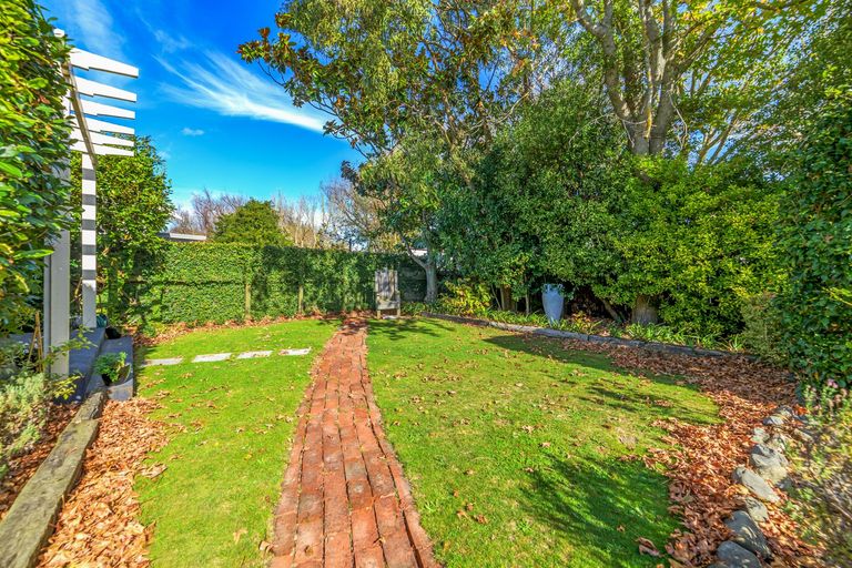 Photo of property in 27 Union Street, Hokowhitu, Palmerston North, 4410