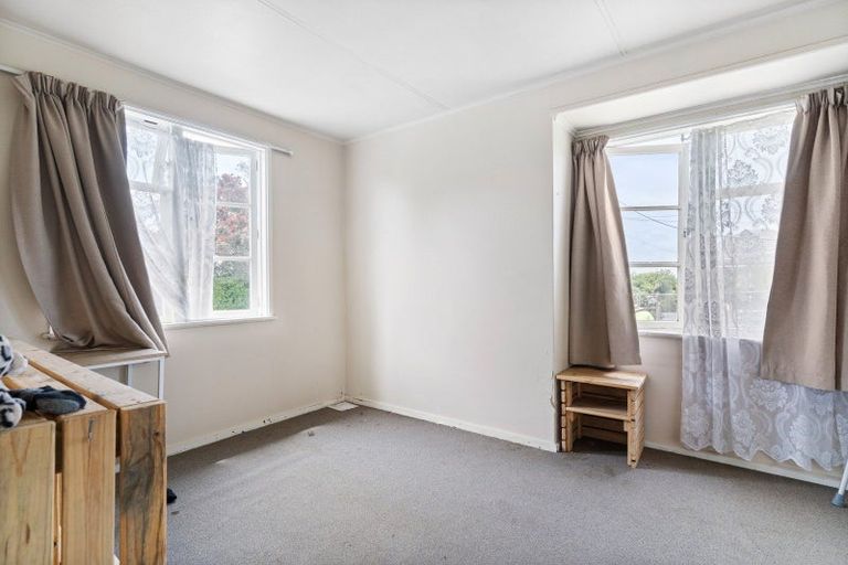 Photo of property in 81 Onewa Road, Northcote, Auckland, 0627