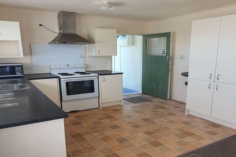 Photo of property in 76 Tiro Tiro Road, Levin, 5510