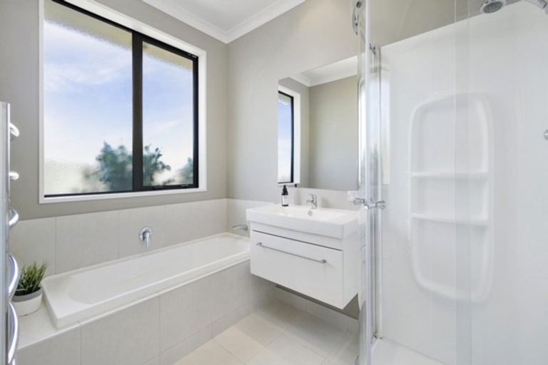 Photo of property in 12 Christie Place, Rolleston, 7614