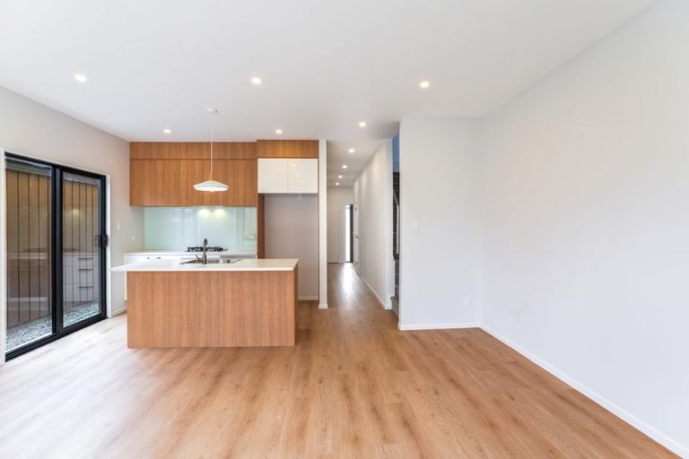 Photo of property in 61 Horokaka Street, Massey, Auckland, 0614