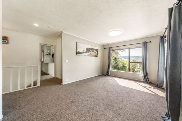 Photo of property in 14 Westhaven Drive, Tawa, Wellington, 5028