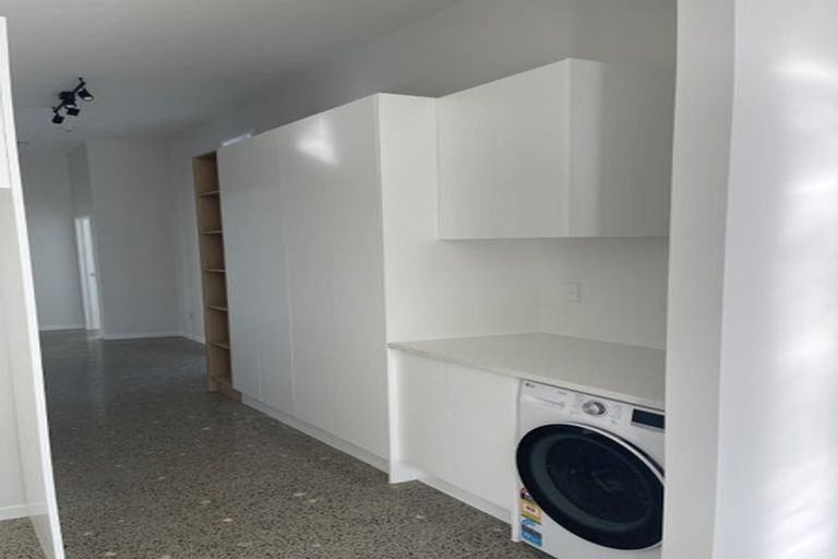 Photo of property in 21a Garton Drive, Massey, Auckland, 0614