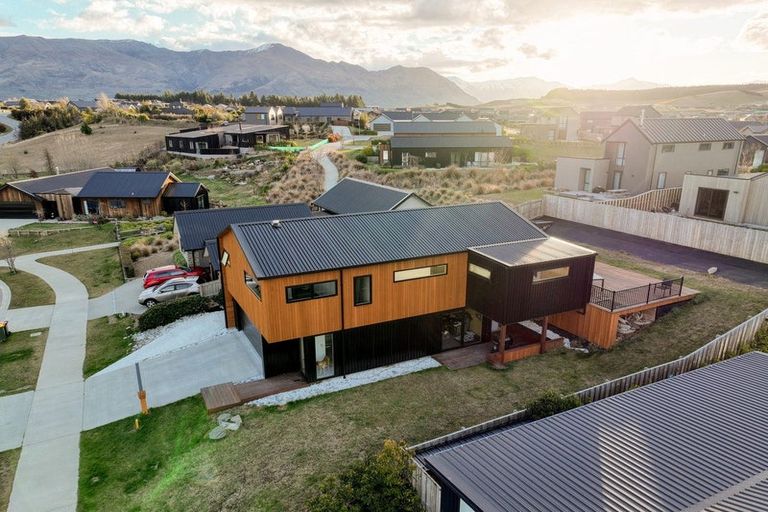 Photo of property in 41 Mount Linton Avenue, Wanaka, 9305