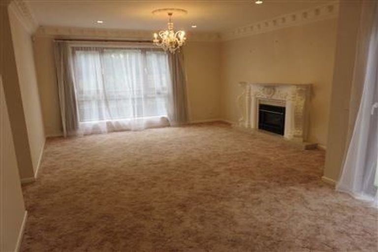 Photo of property in 20 Kittiwake Drive, Schnapper Rock, Auckland, 0632