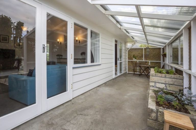 Photo of property in 3 Larsen Crescent, Tawa, Wellington, 5028