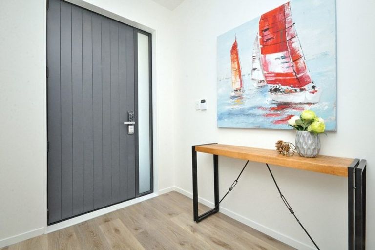 Photo of property in 20 Konoba Avenue, Kumeu, 0810