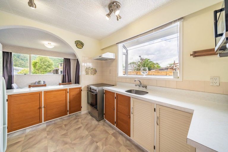 Photo of property in 20 Haylock Grove, Totara Park, Upper Hutt, 5018