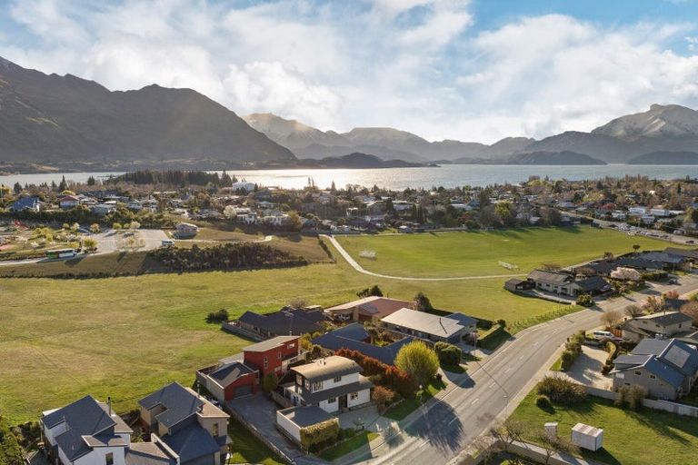 Photo of property in 108 Kings Drive, Wanaka, 9305