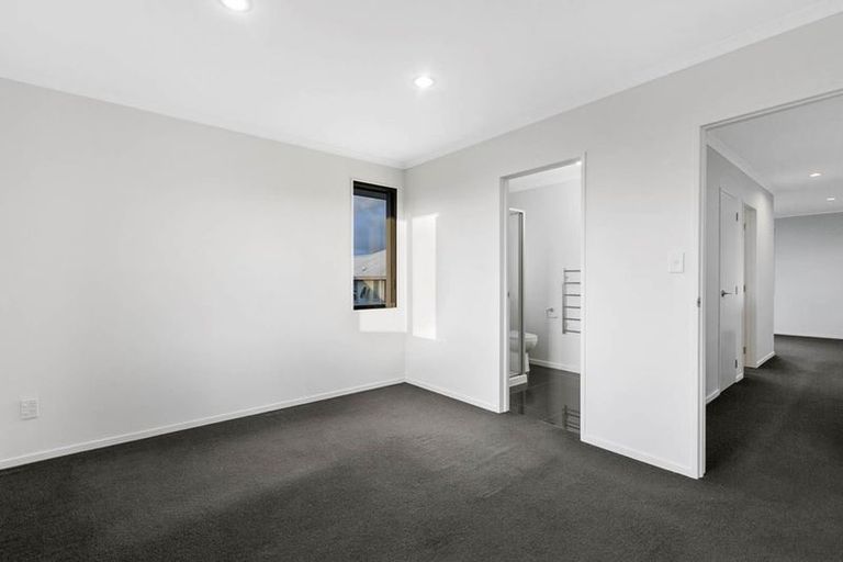 Photo of property in 24 Lane Cameron Place, Flat Bush, Auckland, 2019