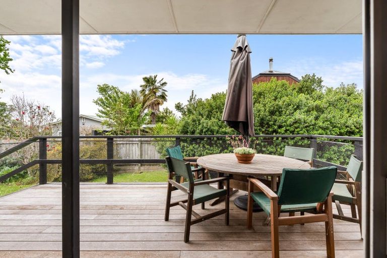 Photo of property in 37 James Cook Street, Havelock North, 4130