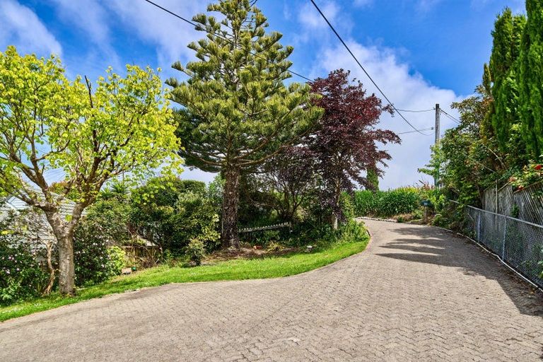 Photo of property in 134 Nevay Road, Karaka Bays, Wellington, 6022