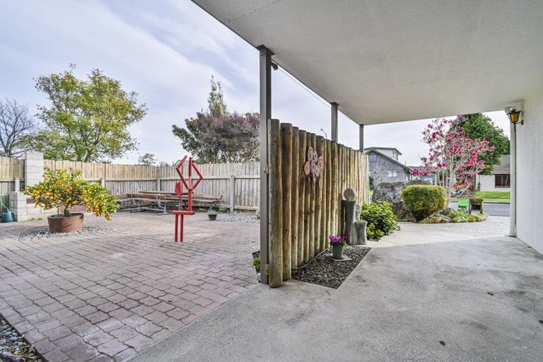 Photo of property in 17 Donegal Crescent, Tamatea, Napier, 4112