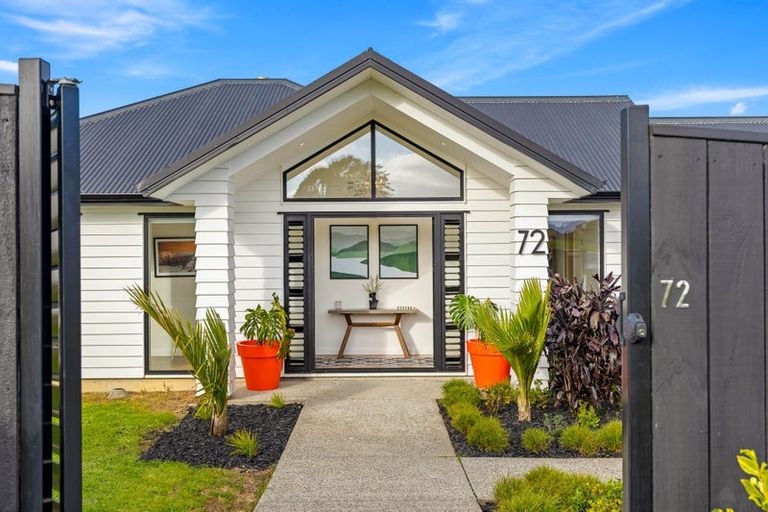 Photo of property in 72 Vaughans Road, Long Bay, Albany, 0792
