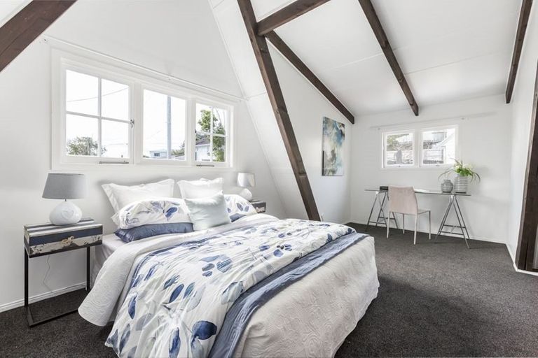 Photo of property in 1/18b Verbena Road, Birkdale, Auckland, 0626
