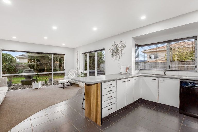 Photo of property in 41 Joseph Banks Drive, Whitby, Porirua, 5024