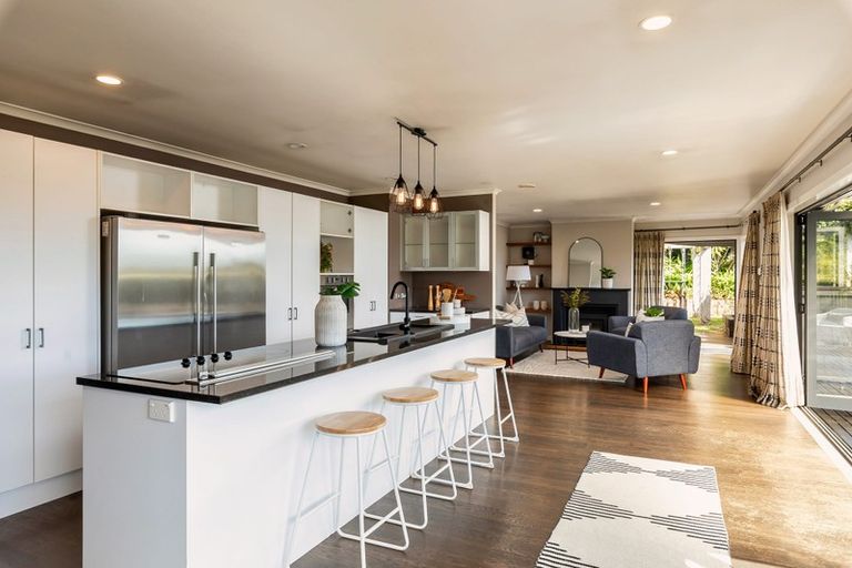 Photo of property in 61a Fairmount Road, Titirangi, Auckland, 0604