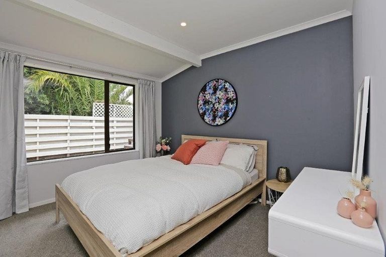 Photo of property in 33 Hetley Crescent, Taradale, Napier, 4112
