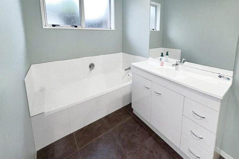 Photo of property in 9 Markham Way, Rolleston, 7614