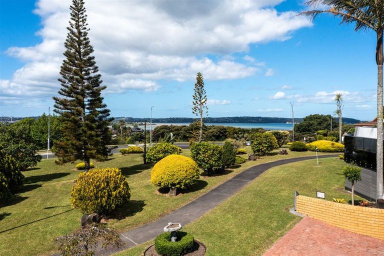 Photo of property in 161 Luckens Road, West Harbour, Auckland, 0618