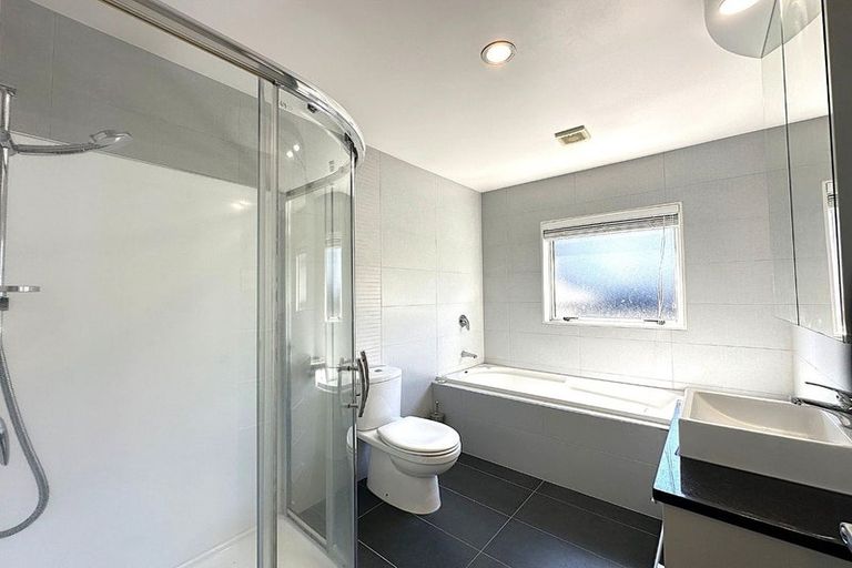 Photo of property in 9 Lucca Crescent, Flat Bush, Auckland, 2019