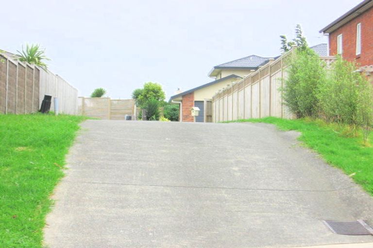 Photo of property in 77 Te Wharau Drive, Greenhithe, Auckland, 0632